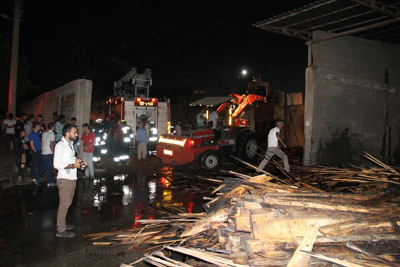 Diyarbakır Keresteciler Sitesinde yangın Diyarbakır Keresteciler Sitesinde yangın